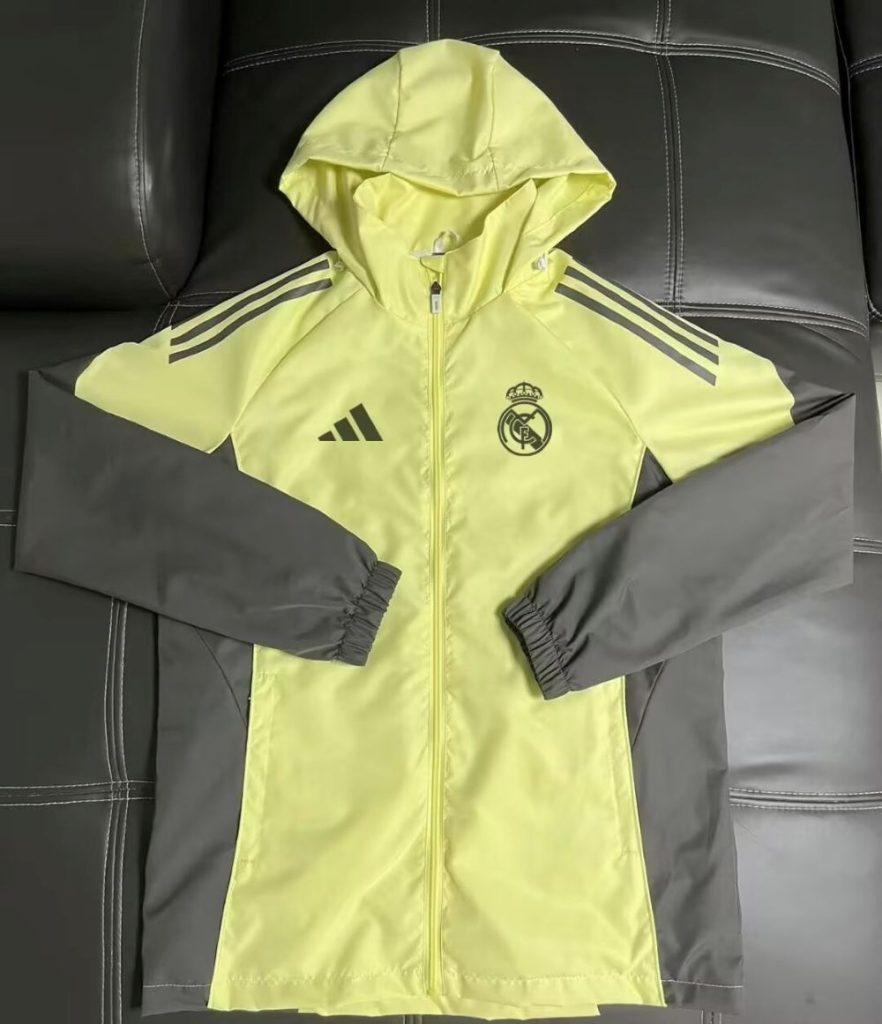 Real Madrid 2025 Cortavientos with Hat
