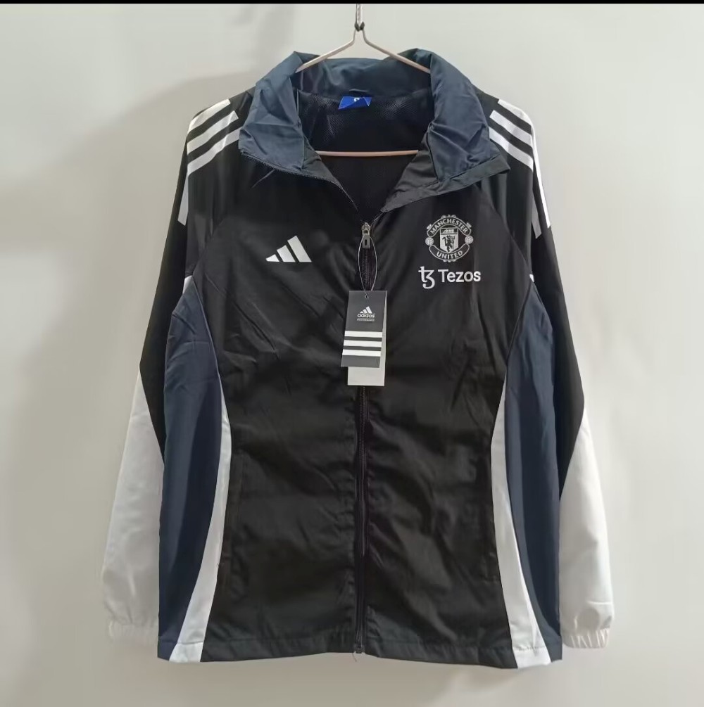 Manchester United 2025-26 Cortavientos with Hat
