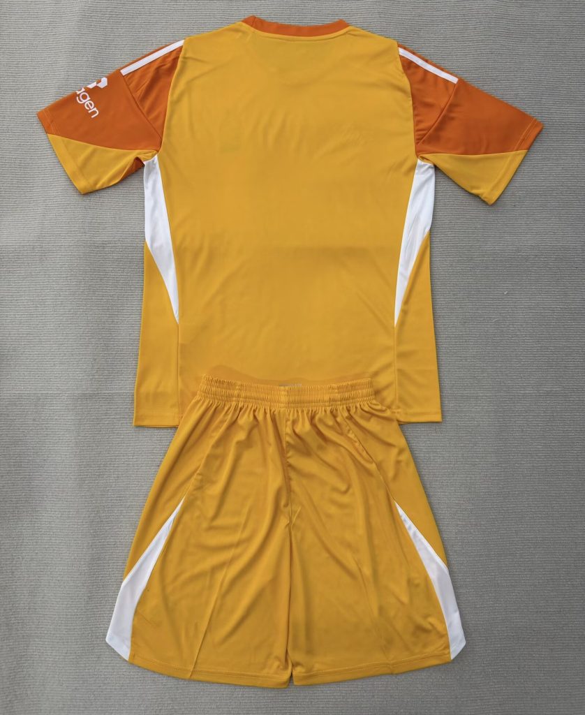 Niños Nottingham Forest 2025-26 Goalkeeper Kit