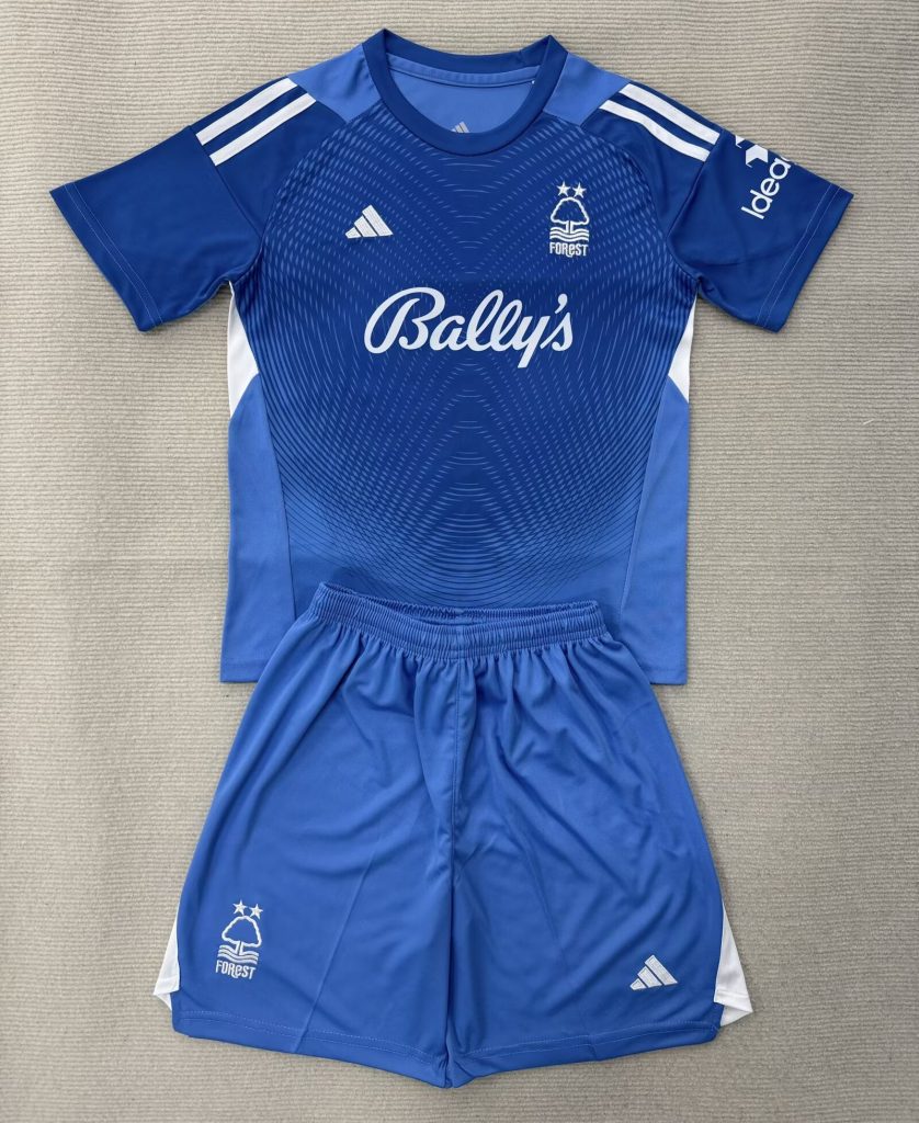 Niños Nottingham Forest 2025-26 Goalkeeper Kit