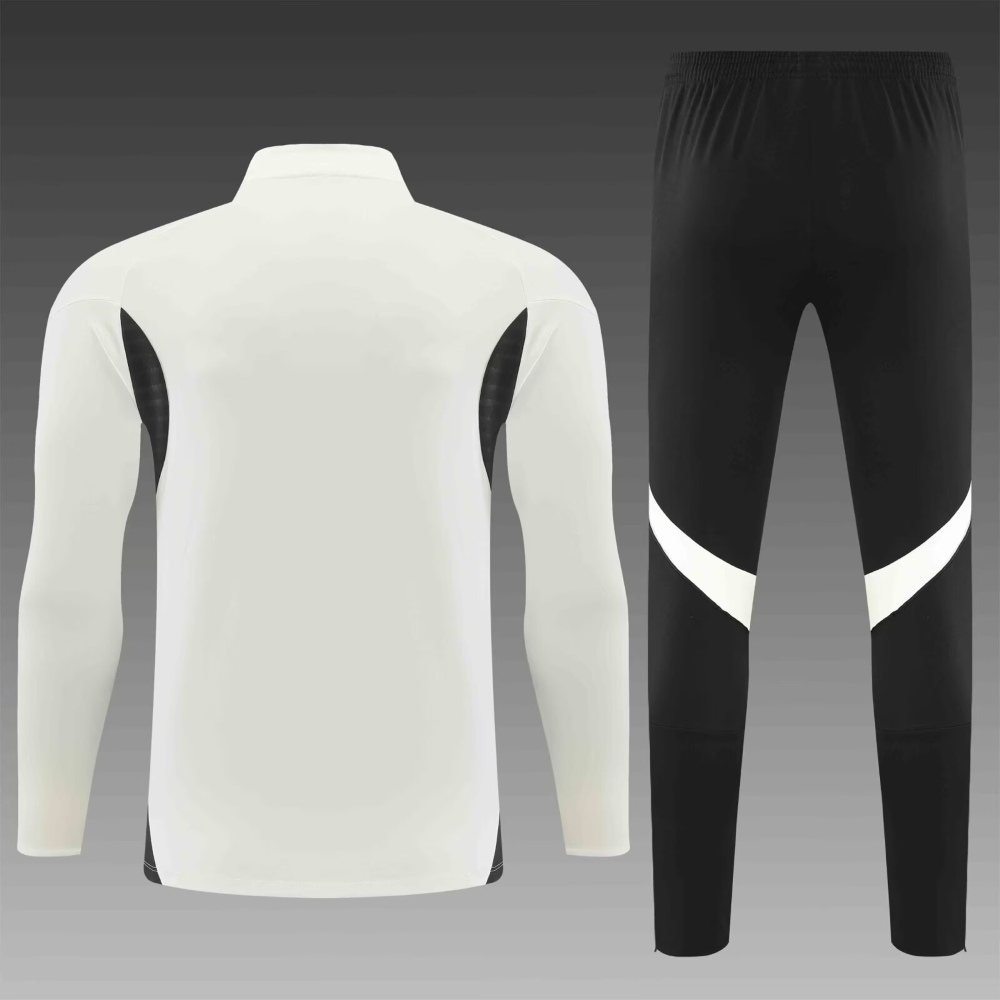 Niños Liverpool 2025-26 Entrenamiento Suits
