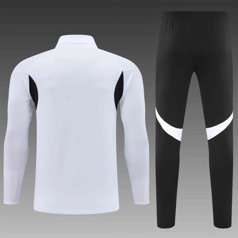 Niños Liverpool 2025-26 Entrenamiento Suits