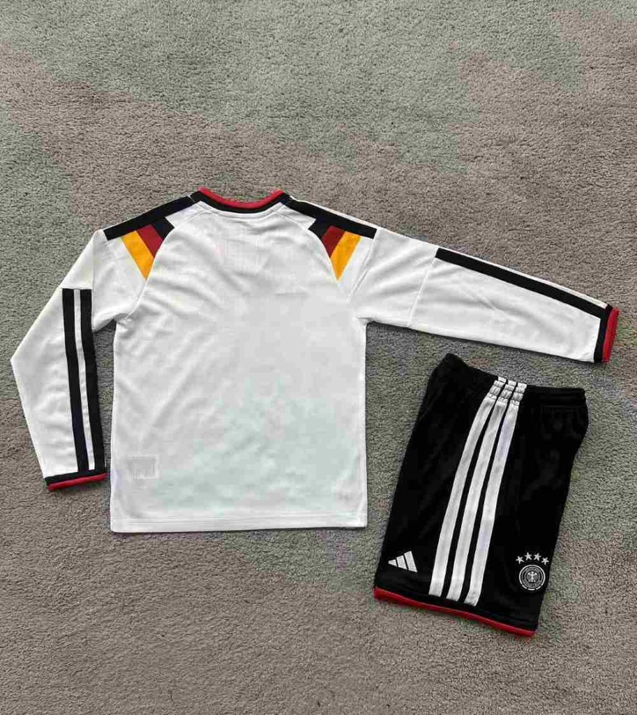 Niños Alemania 2025-26 Copa Mundial de la FIFA Local Long Sleeve Kit
