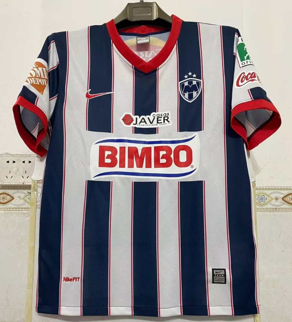 Monterrey 2009-10 Local The logo has three stars Shirt