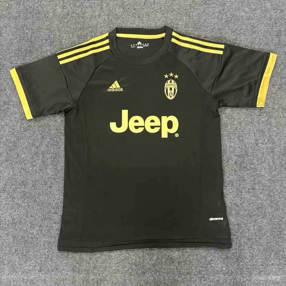 Juventus 2015-16 Tercera camiseta