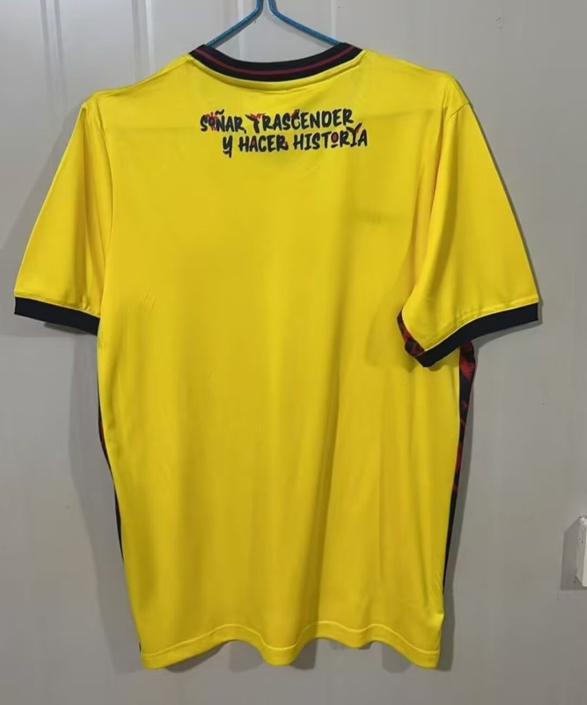 Ecuador 2026-27 Copa Mundial de la FIFA Camiseta local