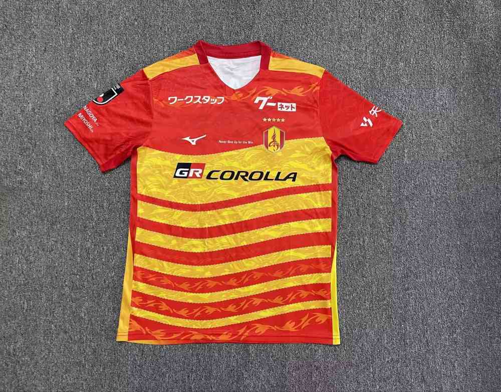 Nagoya Grampus 2026 Camiseta local