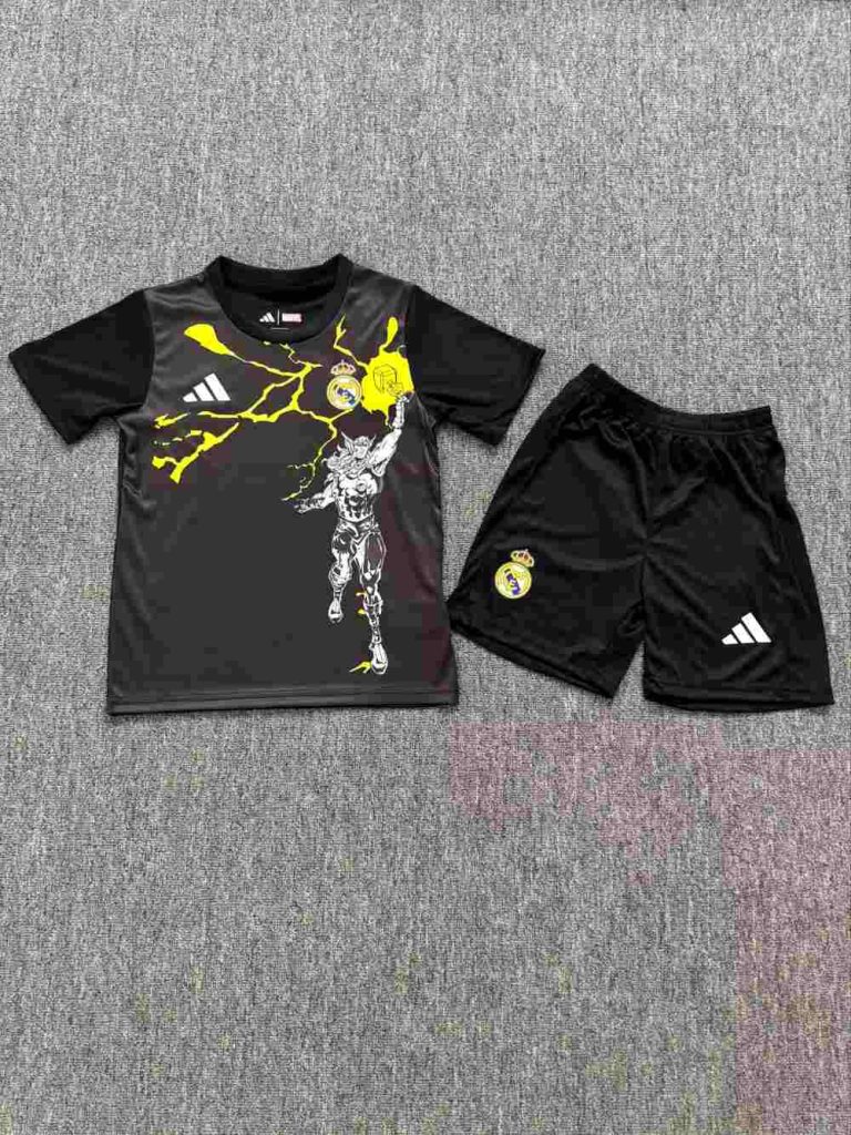 Kids Real Madrid 2025 Marvel Special Kit